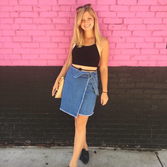 Meet your Posher, Lauren - Picture 3 of 8